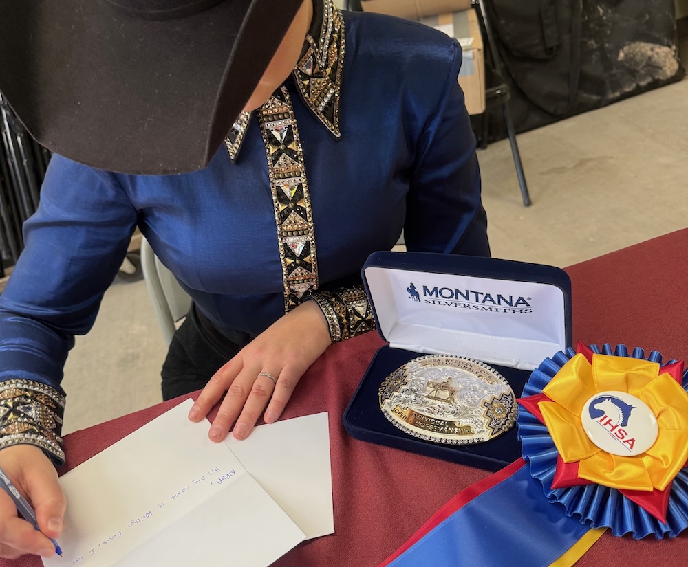 Rdier writing thank you notes