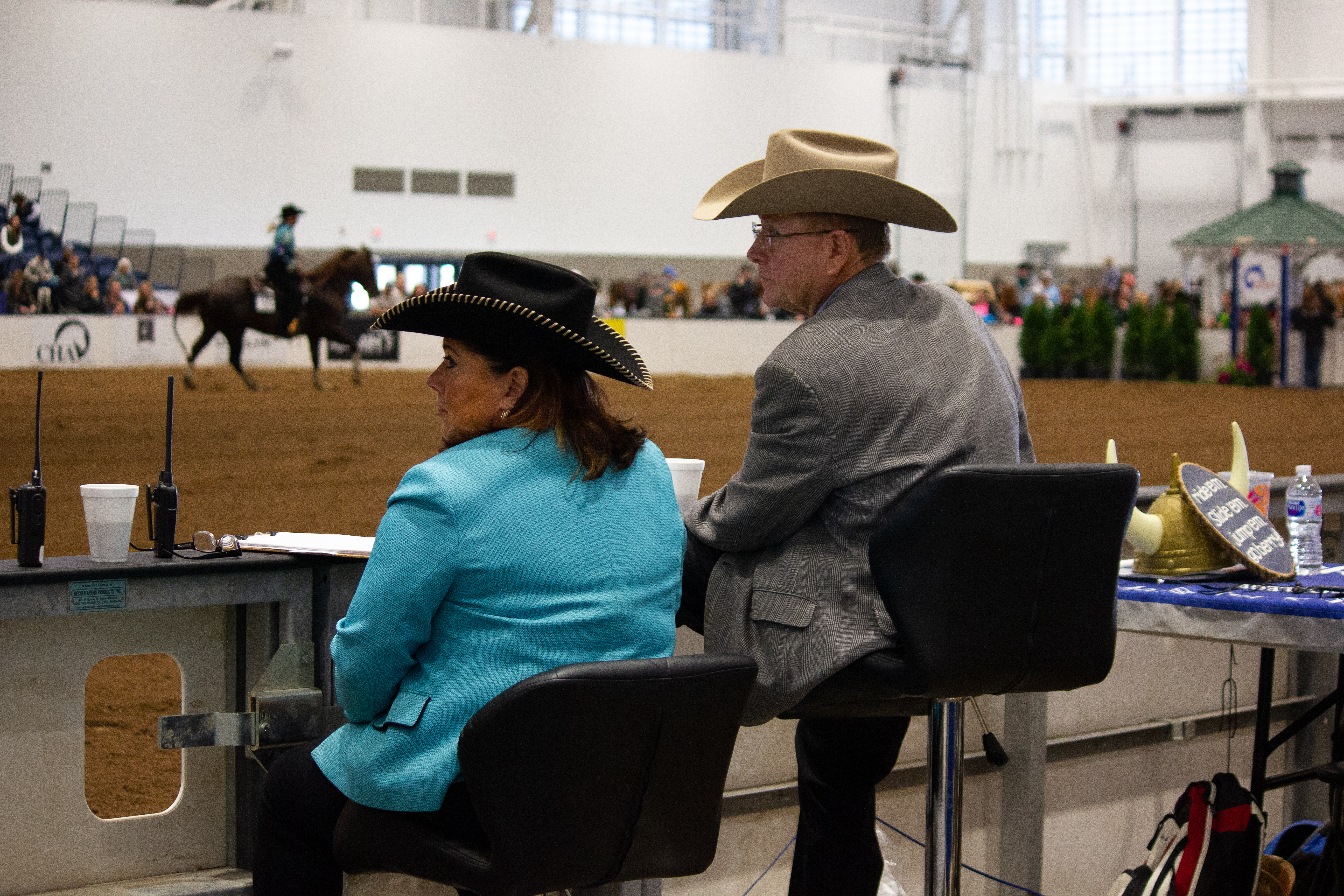 Ellyn Narodowy_Western Judges watching rider1