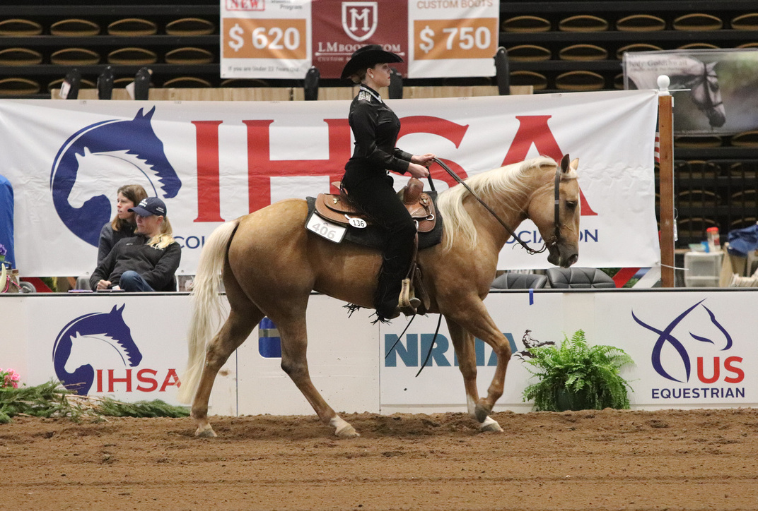 KristaSchoenfelder-jog-UWRF-AQHAAdvHorsemanship-alcookphoto