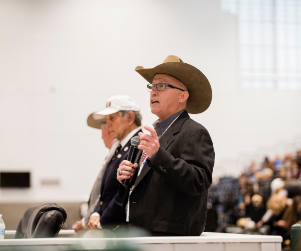 OlieGriffith-Speaking-at-40th-western-presentation